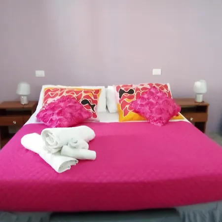 Smeralda ホームステイ オルビア